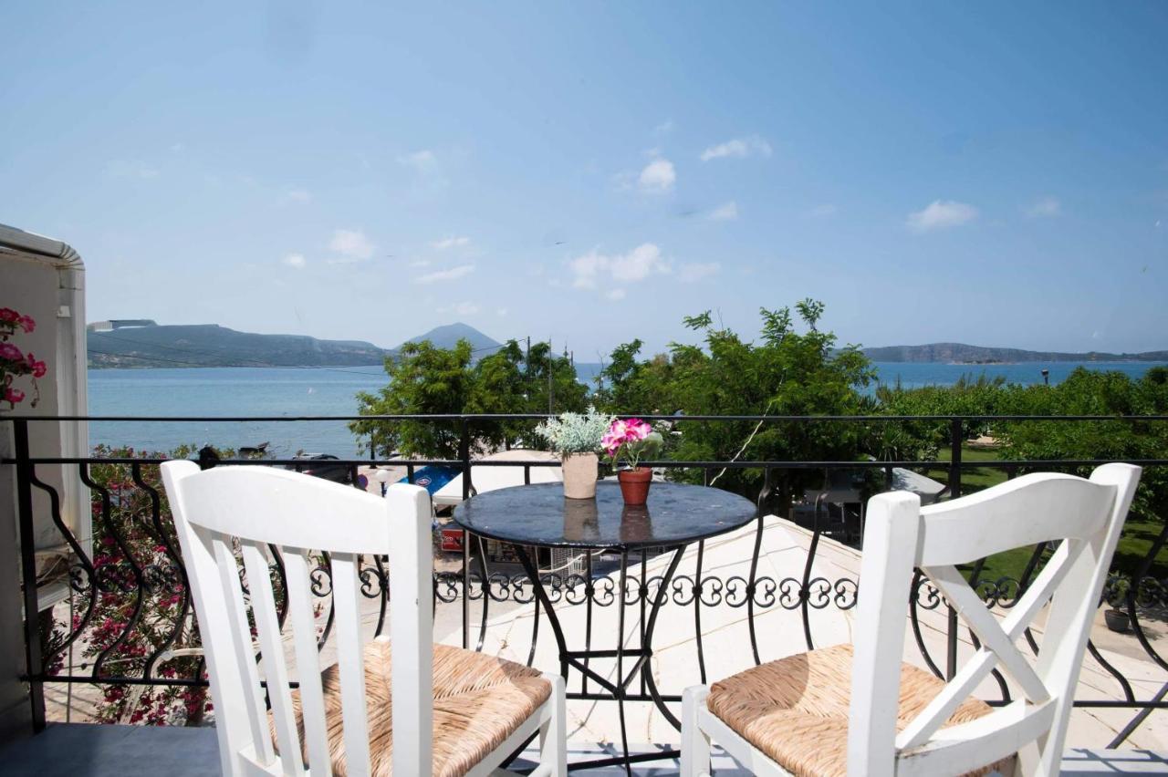 Giorgos' House Gialova Apartment Exterior photo